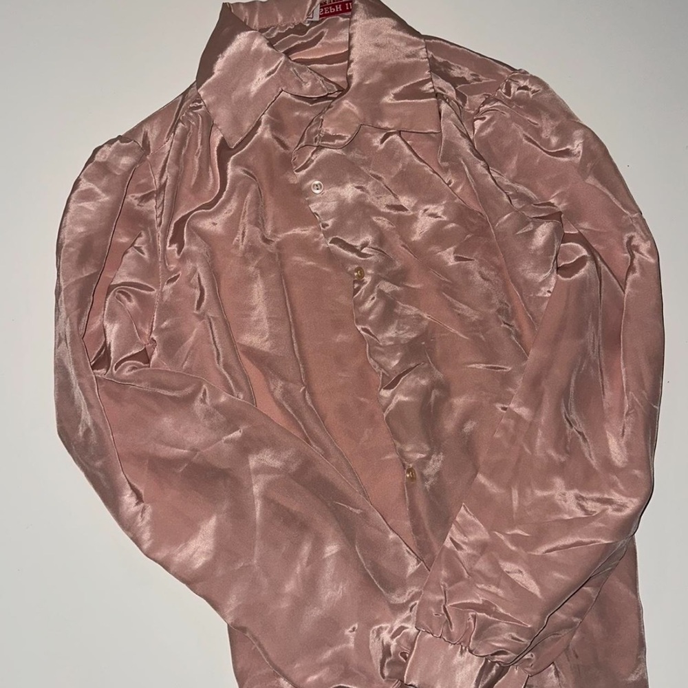 Pink silk button in perfect condition